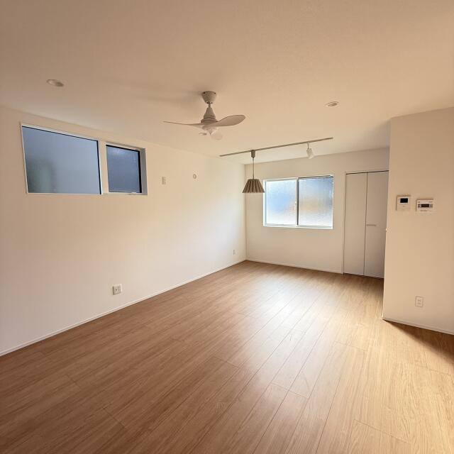 detached 富山県小矢部市埴生 地図を見る