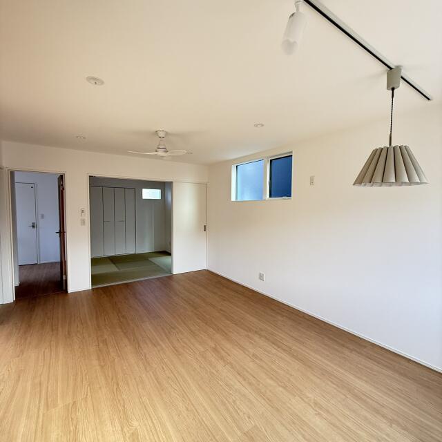 detached 富山県小矢部市埴生 地図を見る