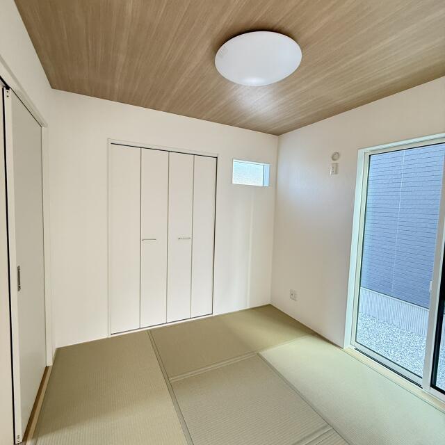 detached 富山県小矢部市埴生 地図を見る