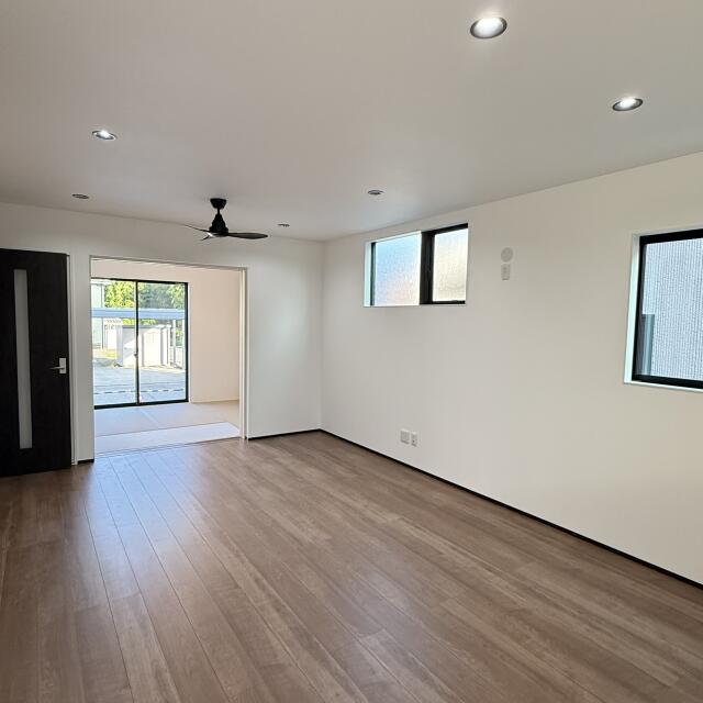 detached 富山県小矢部市埴生 地図を見る