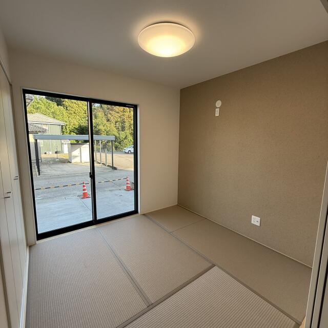 detached 富山県小矢部市埴生 地図を見る