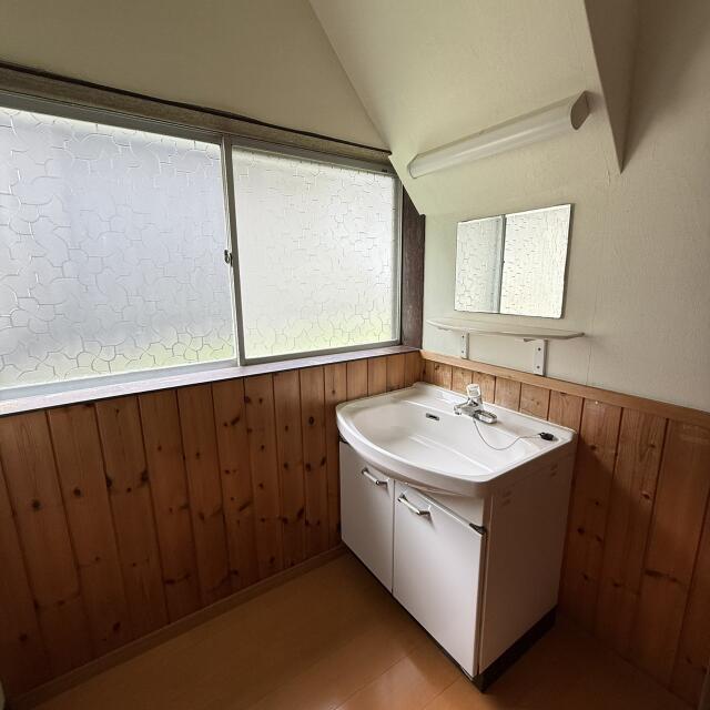 detached 富山県小矢部市八和町 地図を見る