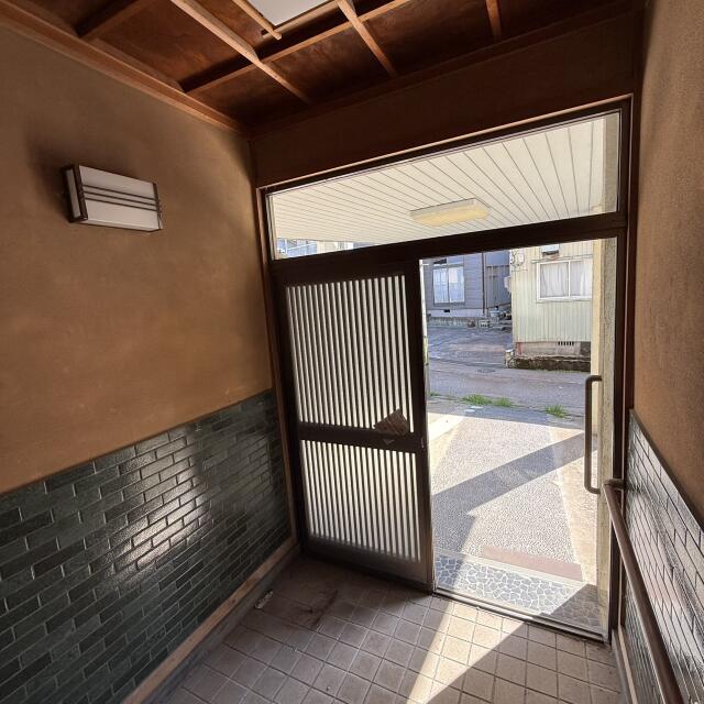 detached 富山県小矢部市西町 地図を見る