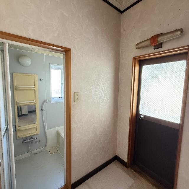 detached 富山県小矢部市西町 地図を見る