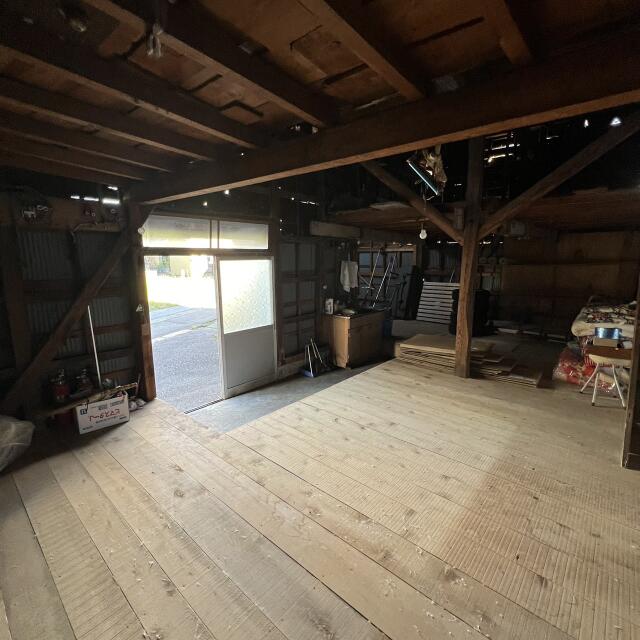 入口を室内側から撮影／撮影日2024-10-10