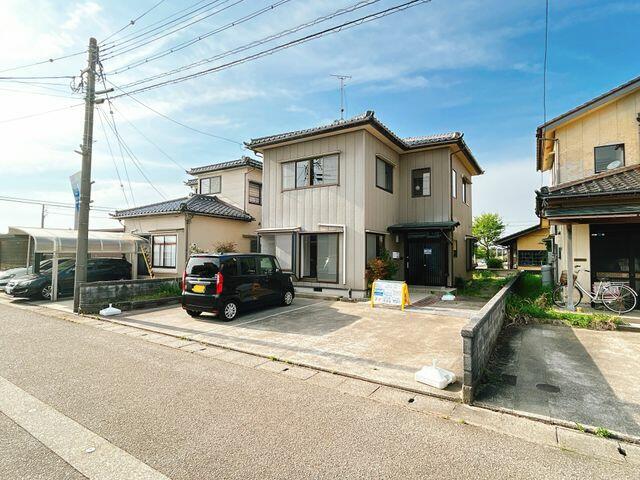 detached 富山県砺波市秋元 地図を見る