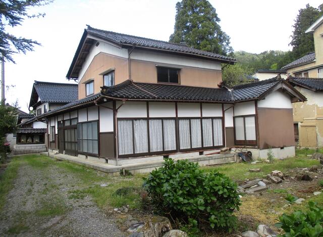 detached 富山県砺波市庄川町庄 地図を見る