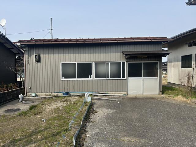 現地（外観）／敷地内倉庫