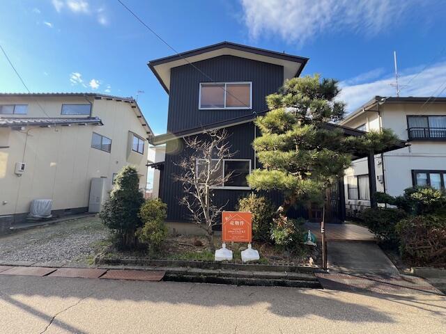 detached 石川県白山市日向町 地図を見る