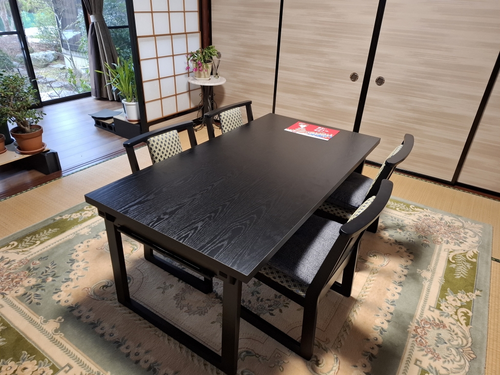 情報提供会社