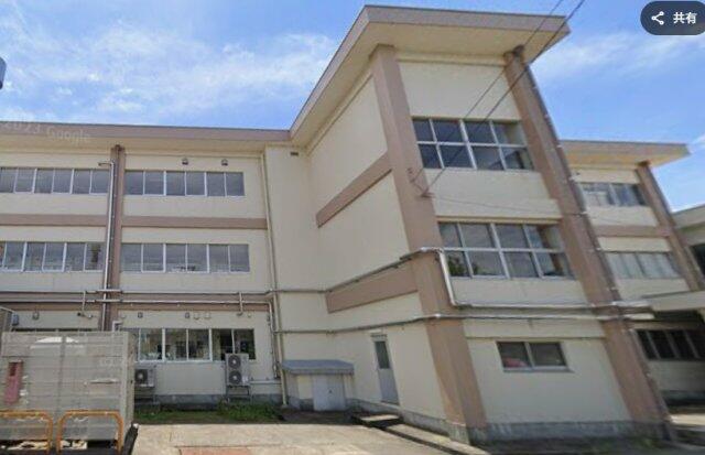 小松市立符津小学校 (916m)