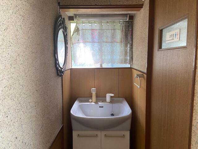 detached 富山県小矢部市西中野 地図を見る