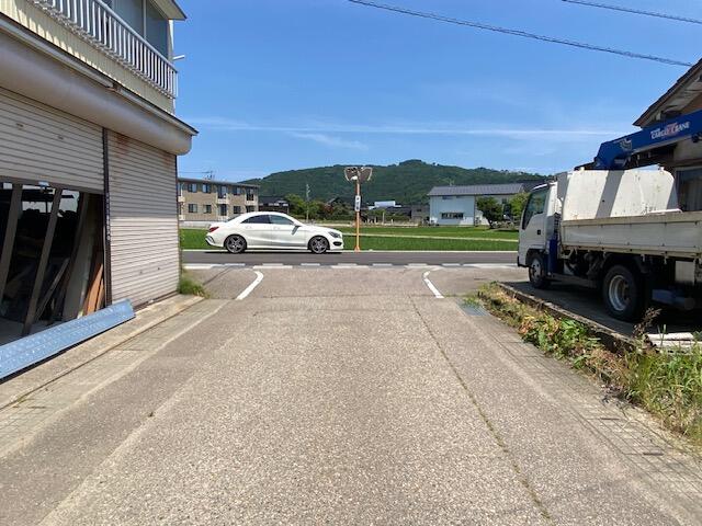 detached 富山県小矢部市西中野 地図を見る
