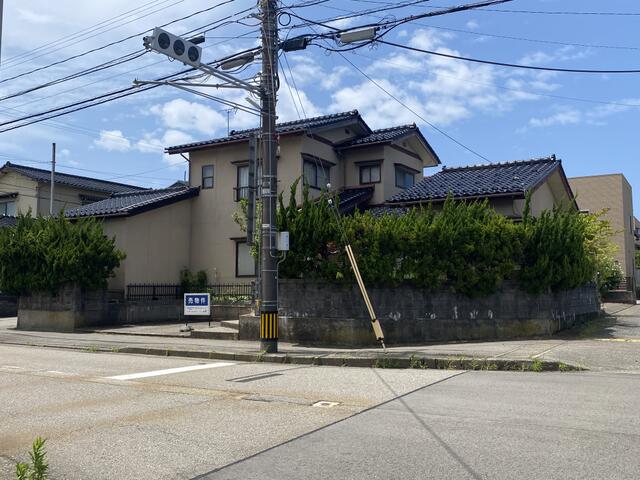 現地（外観）
