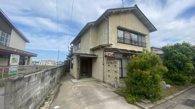 石川県羽咋市の一戸建て | 499万円 | 7DK | 220.96m² | Akiyama house finder