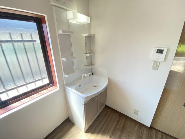 detached 石川県かほく市外日角 地図を見る