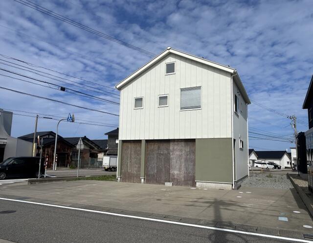 detached 石川県かほく市秋浜 地図を見る