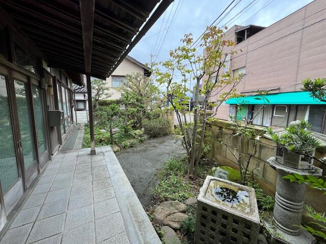 detached 石川県白山市安吉町 地図を見る