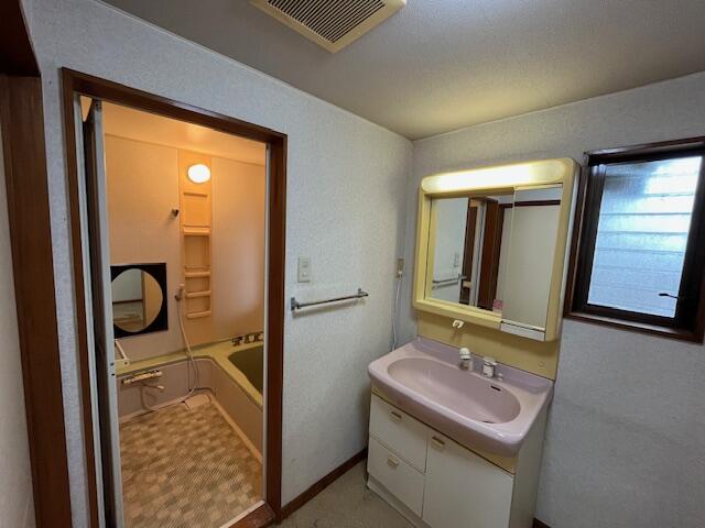 detached 石川県白山市安吉町 地図を見る