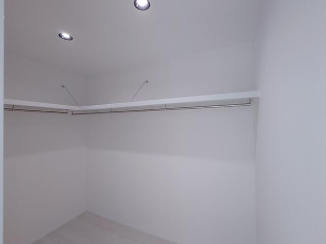 detached 富山県小矢部市芹川 地図を見る