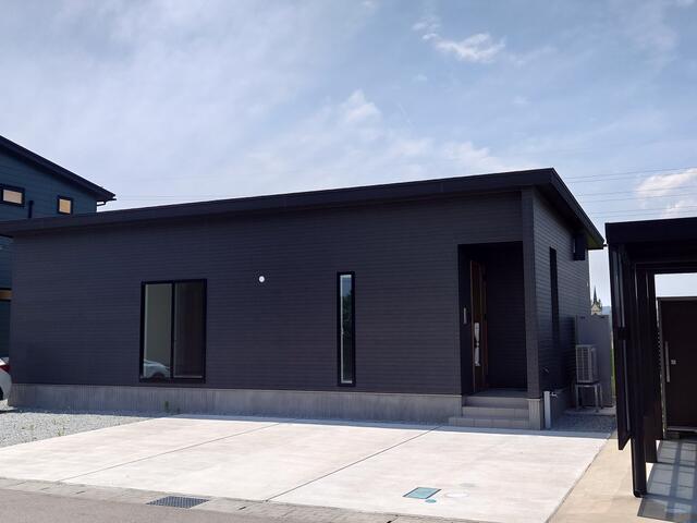 detached 富山県小矢部市金屋本江 地図を見る