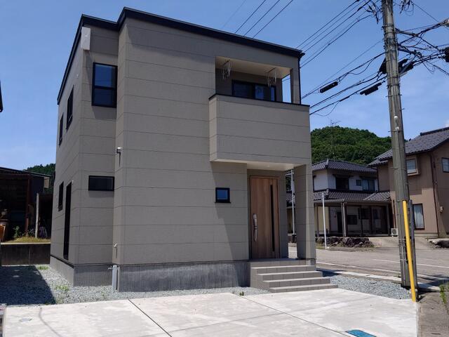 detached 富山県小矢部市埴生 地図を見る