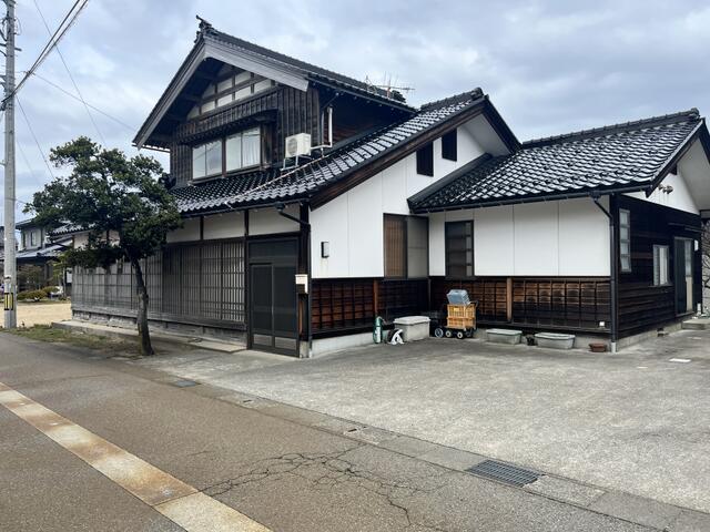 detached 石川県羽咋郡宝達志水町北川尻 地図を見る