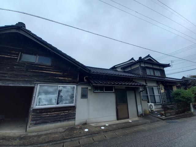 detached 石川県羽咋郡志賀町鹿頭 地図を見る