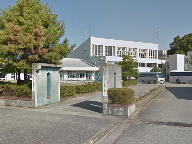 津幡町立太白台小学校 (971m)