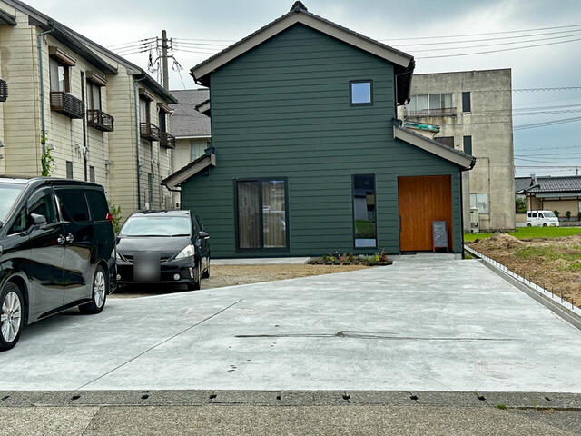 detached 石川県かほく市外日角 地図を見る