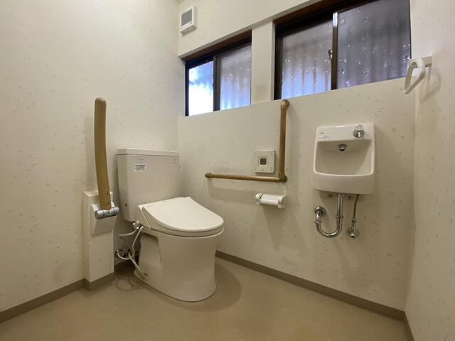 トイレ／室内は水回り設備がリフォーム済みのため清潔感があります。