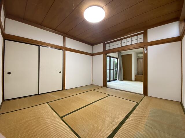リビング以外の居室／１階にはＬＤＫのほか、和室と洋室を配置