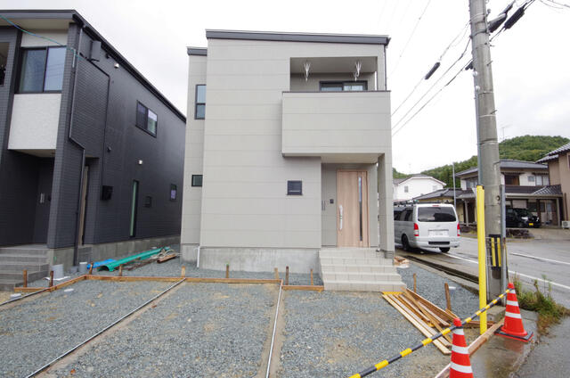 detached 富山県小矢部市埴生 地図を見る