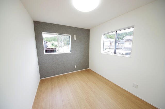 detached 富山県小矢部市埴生 地図を見る