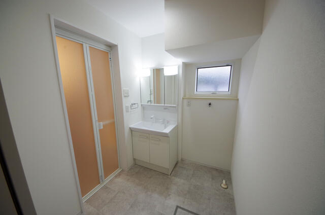 detached 富山県小矢部市埴生 地図を見る