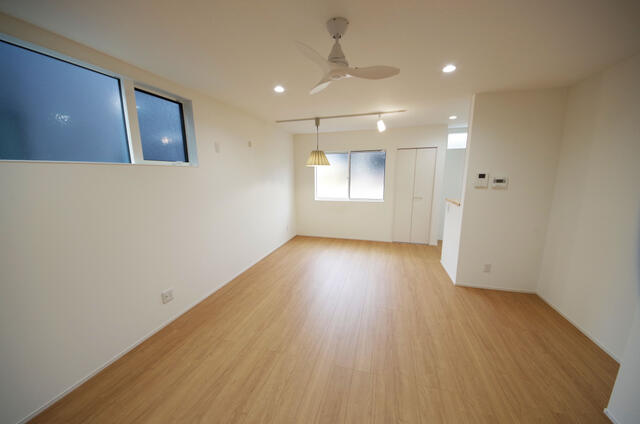 detached 富山県小矢部市埴生 地図を見る