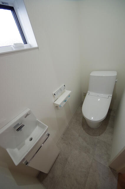 detached 富山県小矢部市埴生 地図を見る