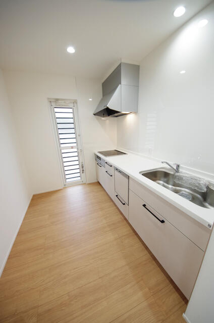 detached 富山県小矢部市埴生 地図を見る