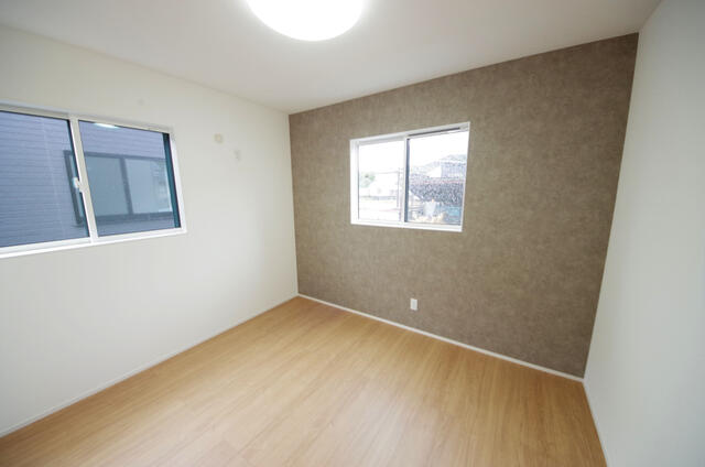 detached 富山県小矢部市埴生 地図を見る