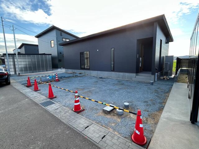 detached 富山県小矢部市金屋本江 地図を見る