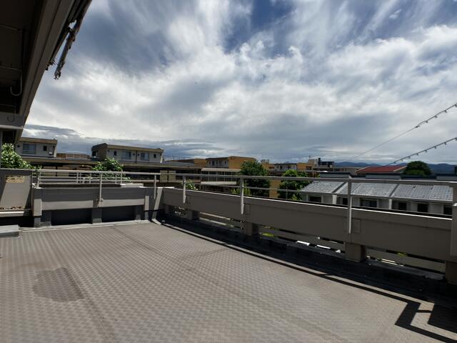 バルコニー／３階　バルコニー