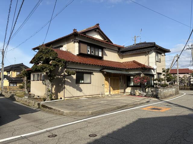 house for sale in Kaga, Ishikawa | ¥3,500,000 | 10SDK | Akiyama house…