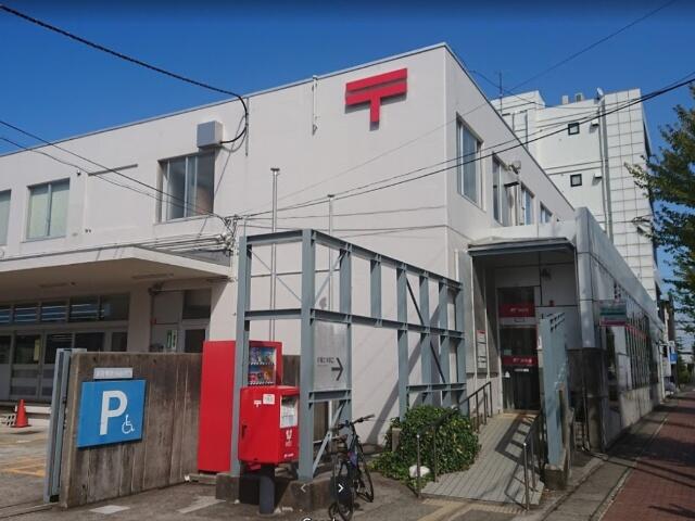 加賀郵便局 (581m)