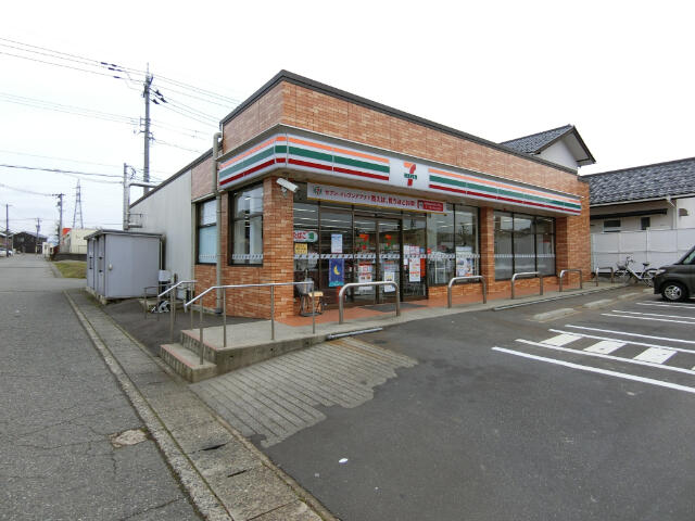 セブンイレブン加賀市役所前店 (312m)