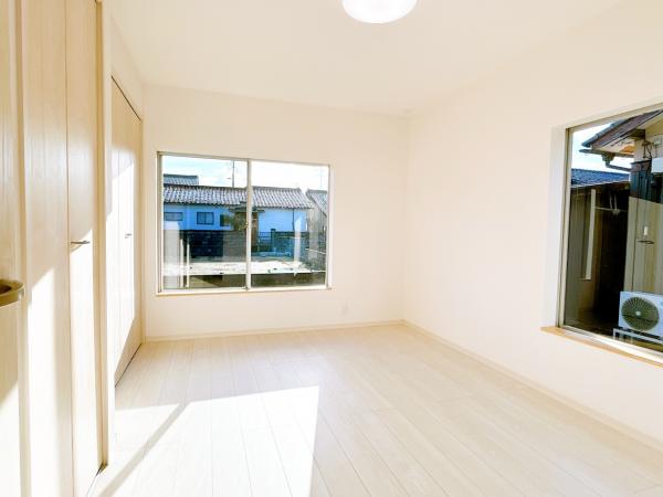 detached 石川県鹿島郡中能登町黒氏 地図を見る