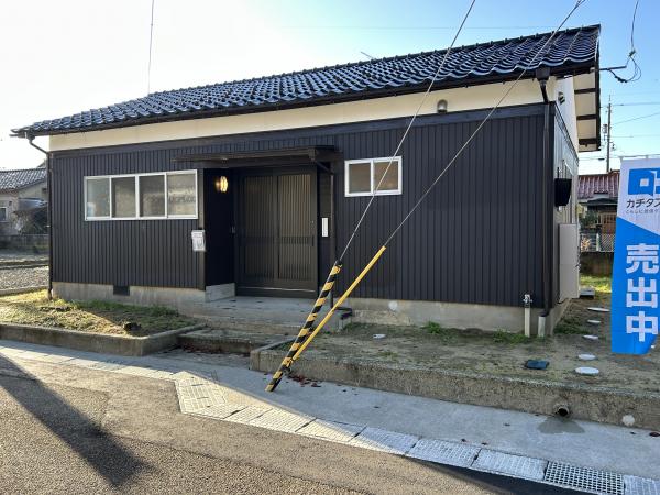 detached 石川県鹿島郡中能登町黒氏 地図を見る