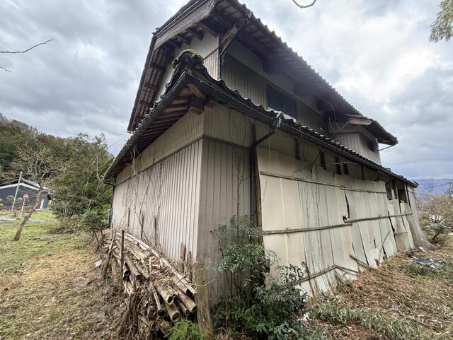 detached 福井県勝山市北郷町伊知地 地図を見る