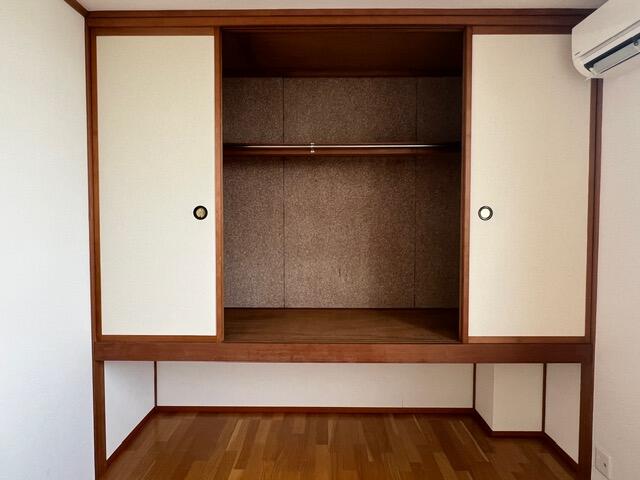 収納／北側洋室の収納です。こちらもハンガーパイプを設置しました！