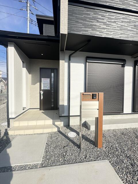 detached 山梨県中央市井之口 地図を見る