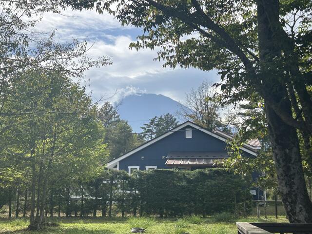 庭からの富士山の眺め。
